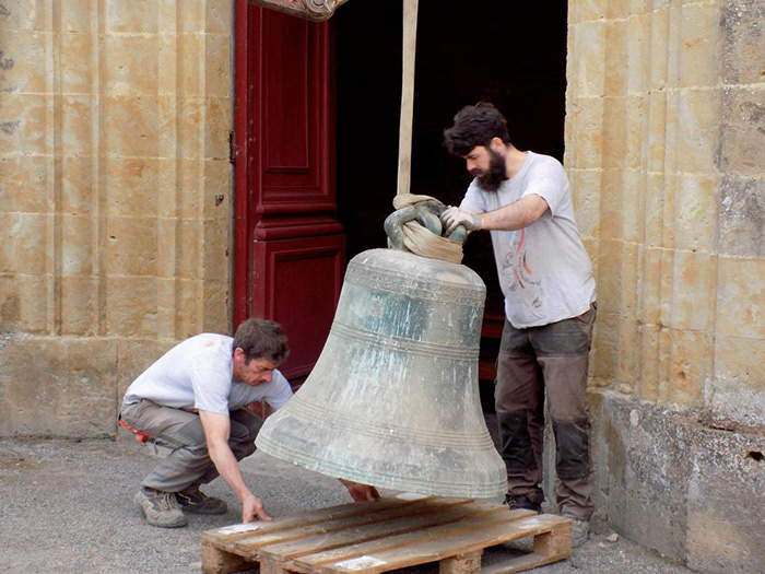 Une souscription pour réparer la grosse cloche de l'église de Simorre